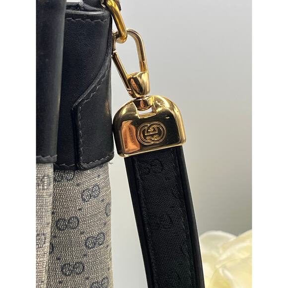 Gucci Italy Vintage 1980's GG Monogram Navy Gray Drawstring Bucket Bag - Picture 3 of 15